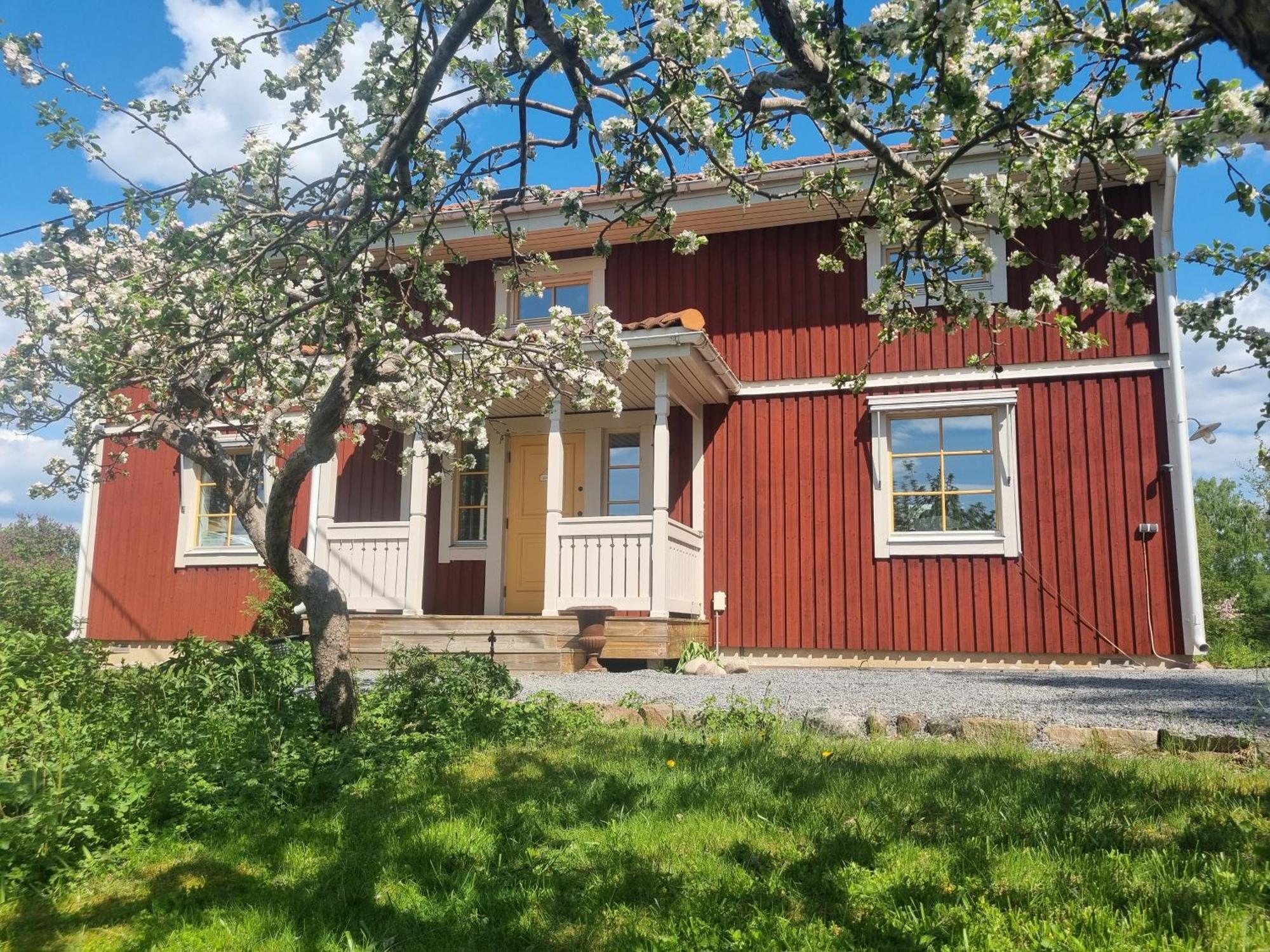 Saellinge House - Cozy Villa With Fireplace And Garden Close To Ουψάλα Εξωτερικό φωτογραφία