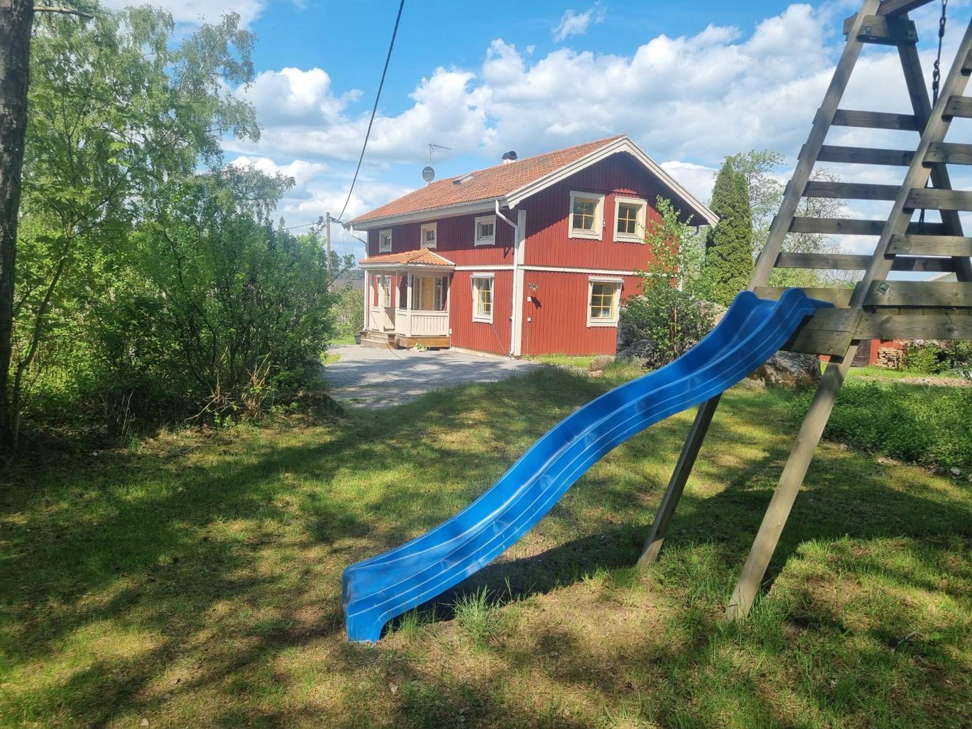 Saellinge House - Cozy Villa With Fireplace And Garden Close To Ουψάλα Εξωτερικό φωτογραφία