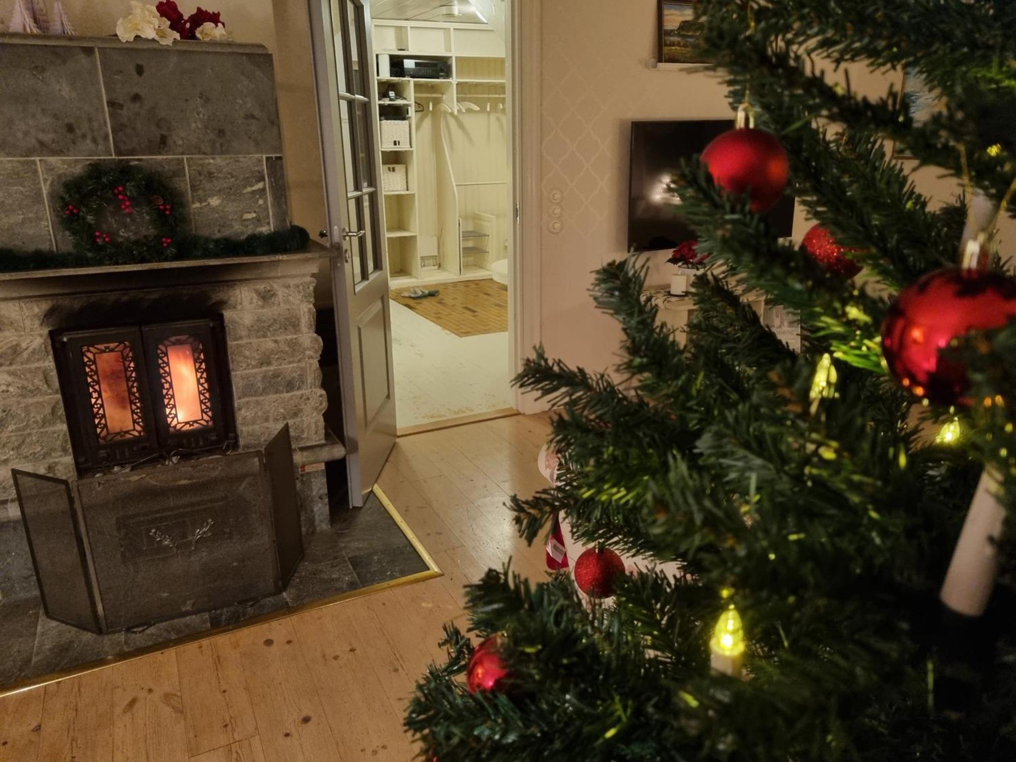 Saellinge House - Cozy Villa With Fireplace And Garden Close To Ουψάλα Εξωτερικό φωτογραφία